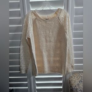 Elegant Cream Sweater with Lace Sleeves Size ML